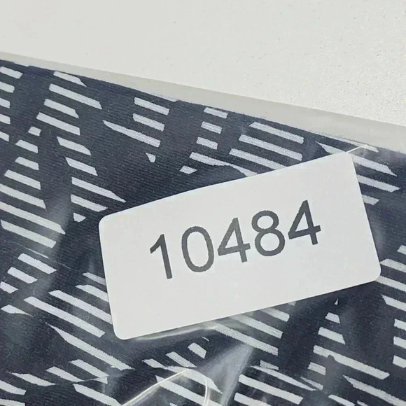 Lands End Sleeveless Geometric Print Top M Black & White Cotton/Modal Blend - Picture 7 of 7